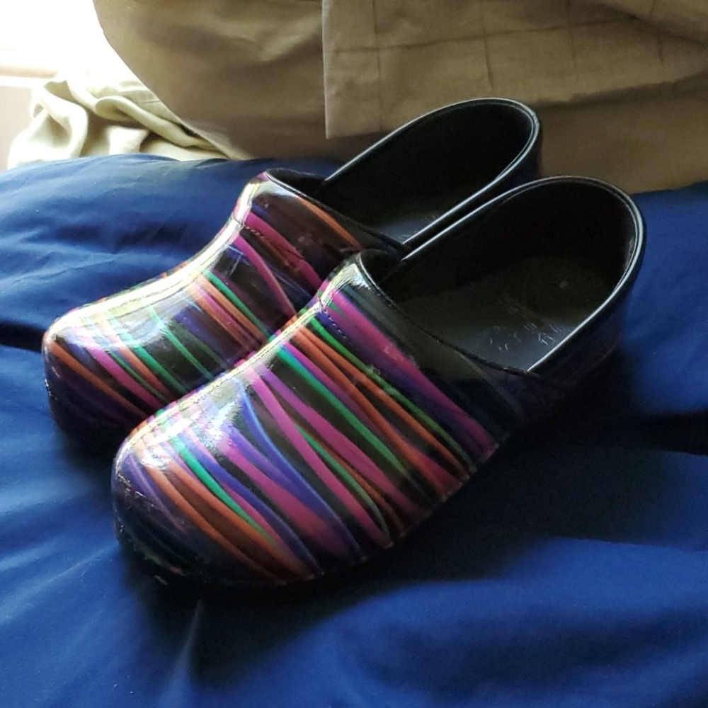 Shoes - Picture 2 of 4